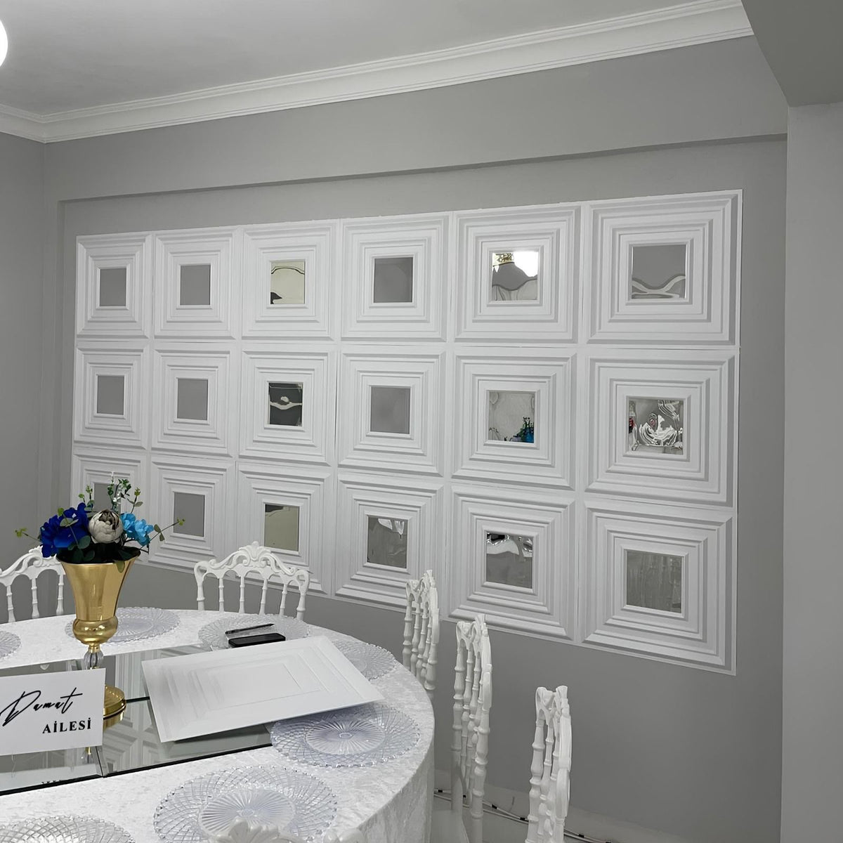 50 × 50 sm ölçülü ağ dekorativ panel