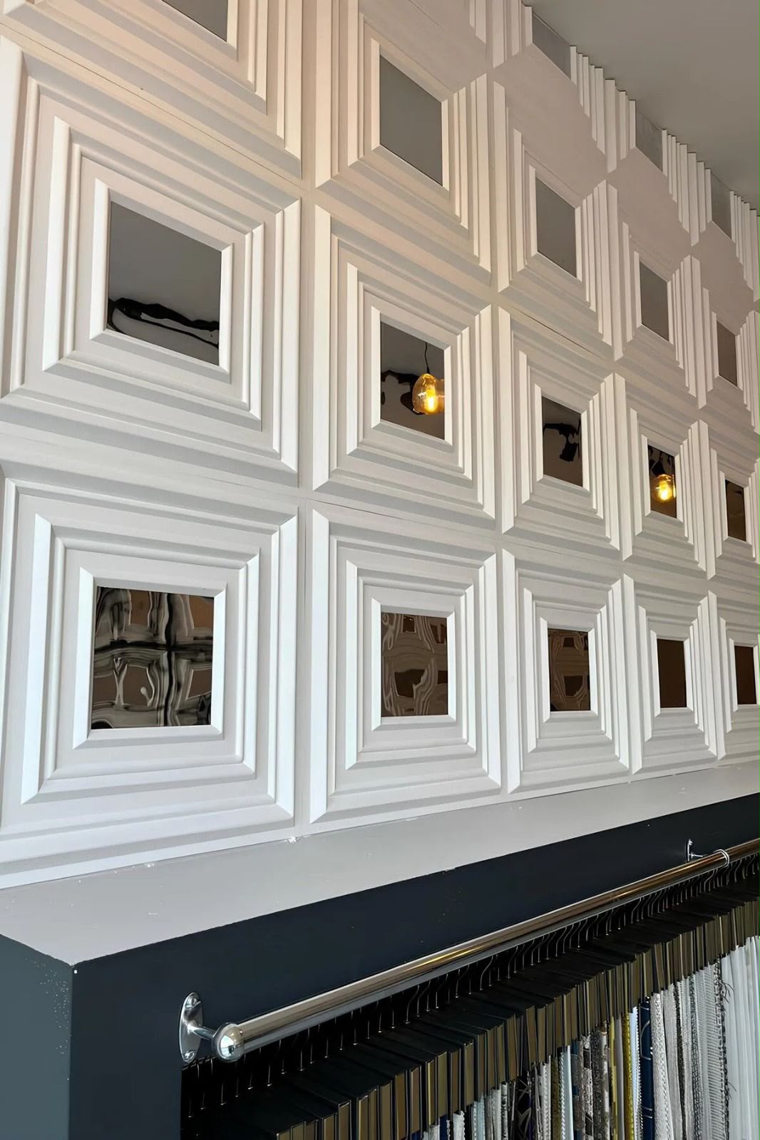 50 × 50 sm ölçülü ağ dekorativ panel